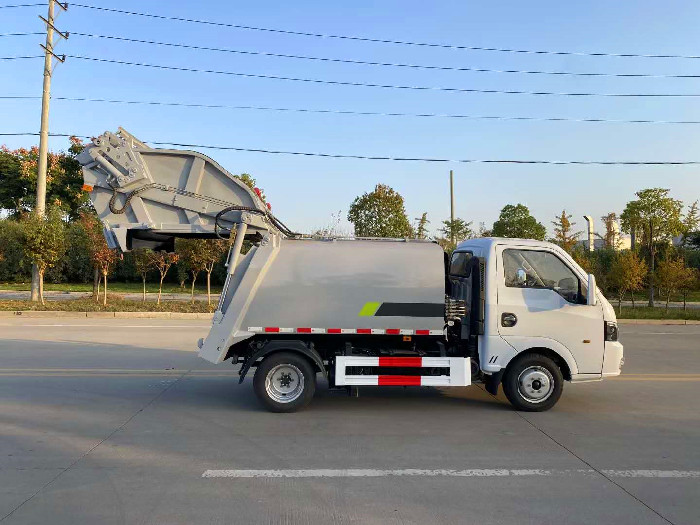 東風(fēng)途逸藍牌壓縮式垃圾車