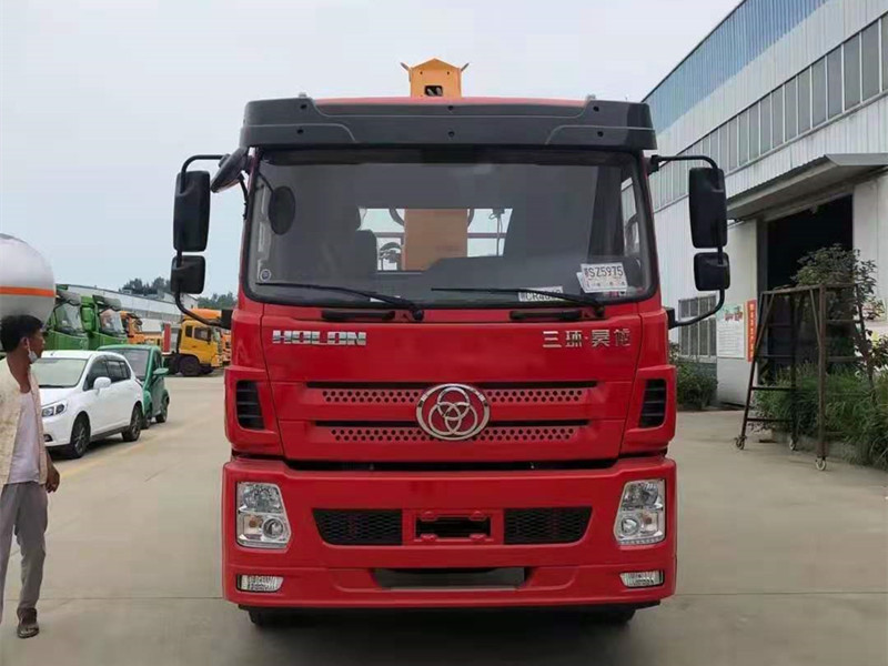 國六三環(huán)昊龍?zhí)嵘龢虺S12噸吊機