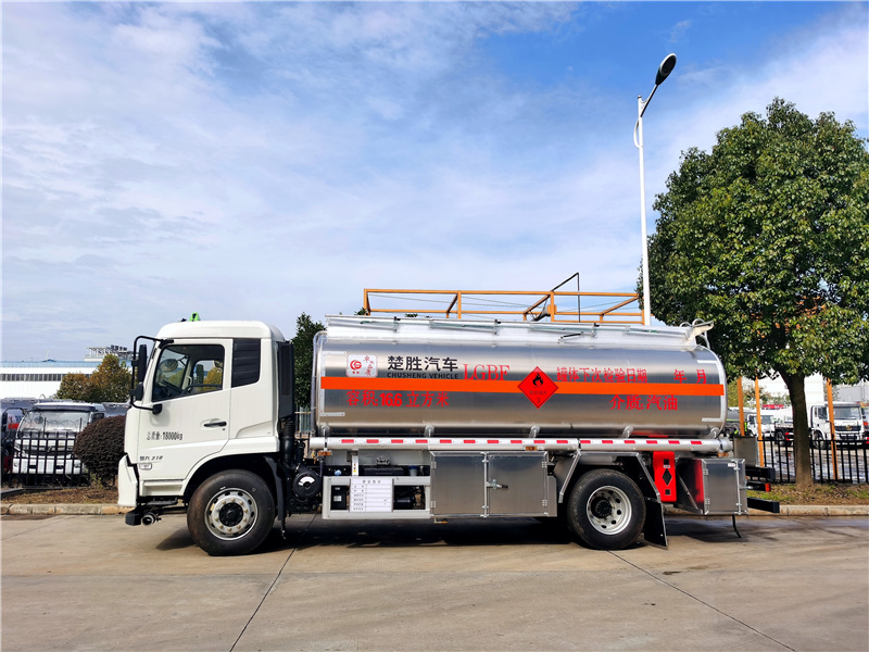 國六東風(fēng)天錦鋁合金油車